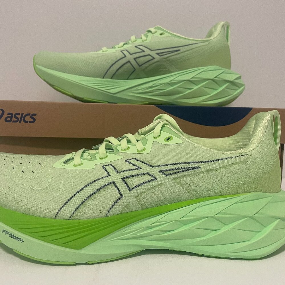 ASICS Novablast 4 Low Illuminate Green Sneakers/Shoes - 1011B693-300 Size 12